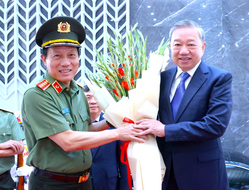 Công an nhân dân vì Đảng, vì dân